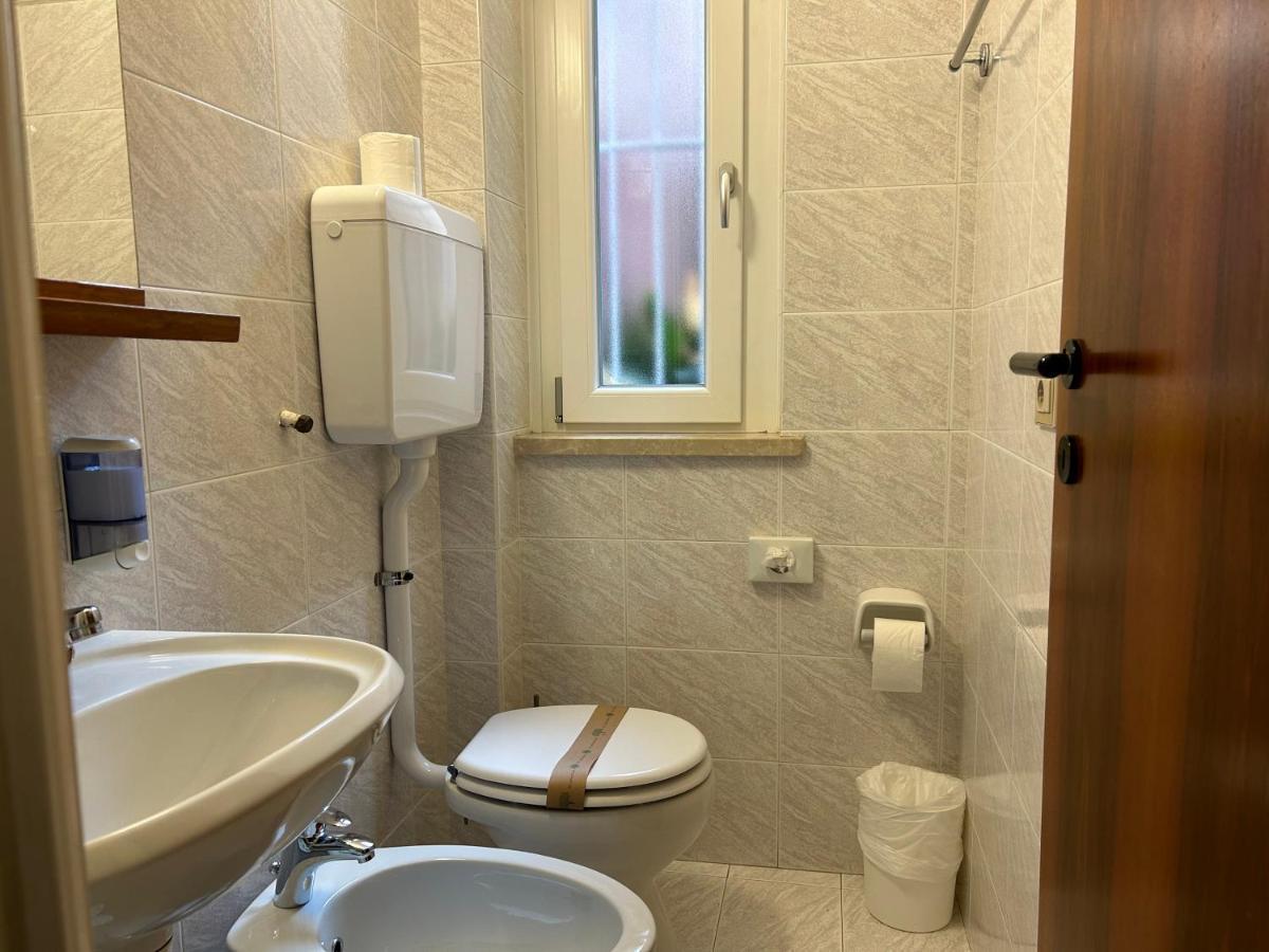 Albergo Da Pina Lazise Quarto foto